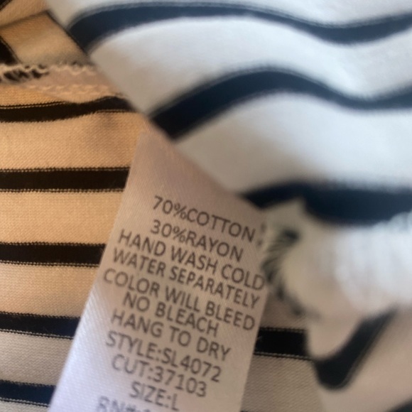 She + Sky V Neck Black White Striped  Top Tunic Women’s Large Preloved - Picture 8 of 9
